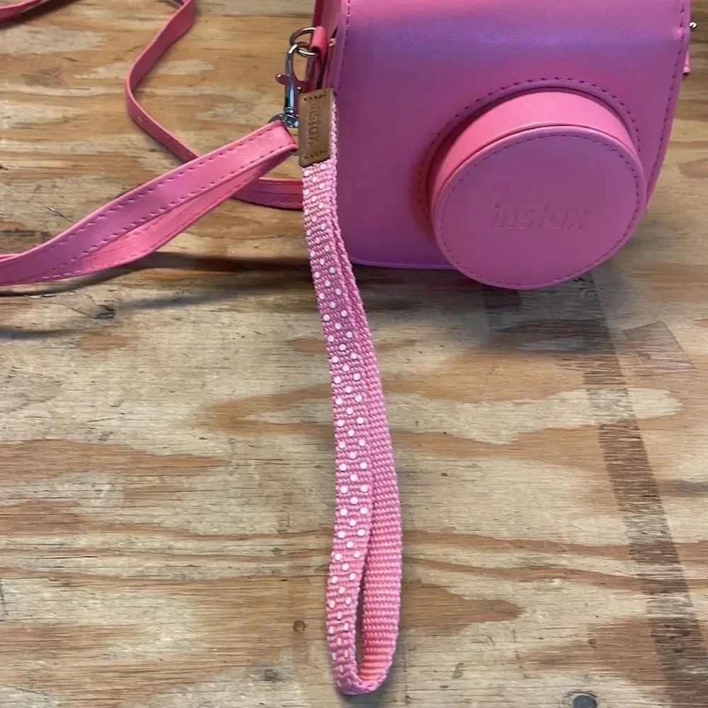 NWOT Instax pink camera. It only comes with the camera and case but no camera - Picture 6 of 9